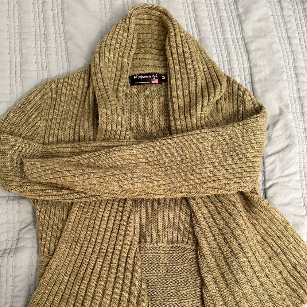 Alpaca in style M green cardigan